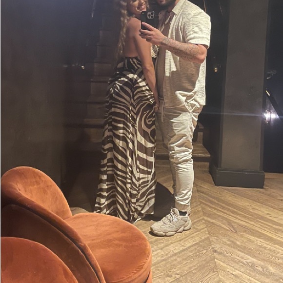 BCBG MAX AZRIA  DRESS - Picture 4 of 7